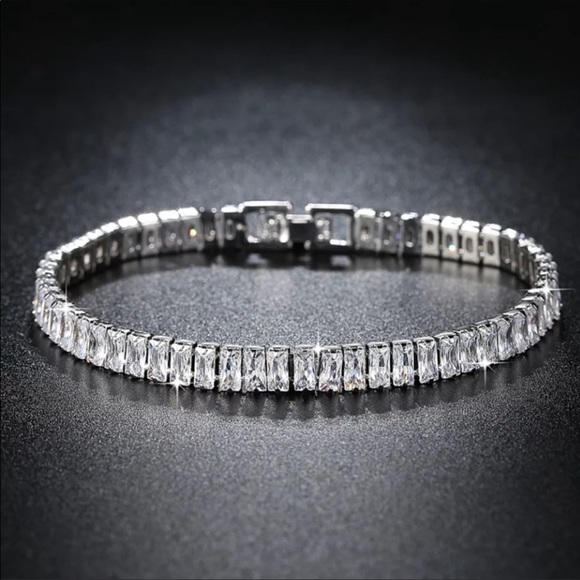 NEW 925 STERLING SILVER PRINCESS CUT DIAMOND BRACELET - Picture 4 of 7